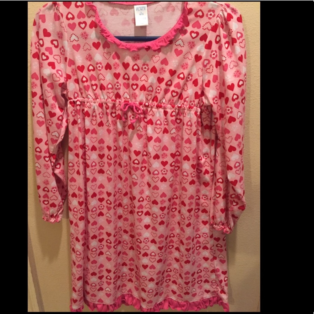 CHILDREN’S PINK HEART NIGHTGOWN!